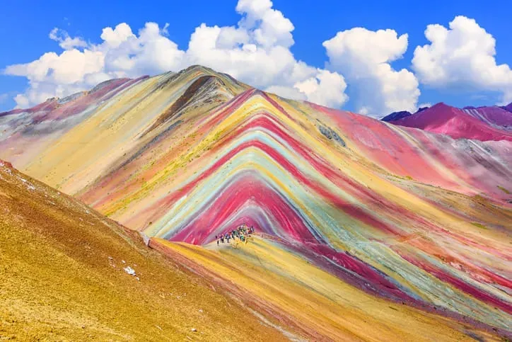 Rainbow Mountain travel ressources illustration